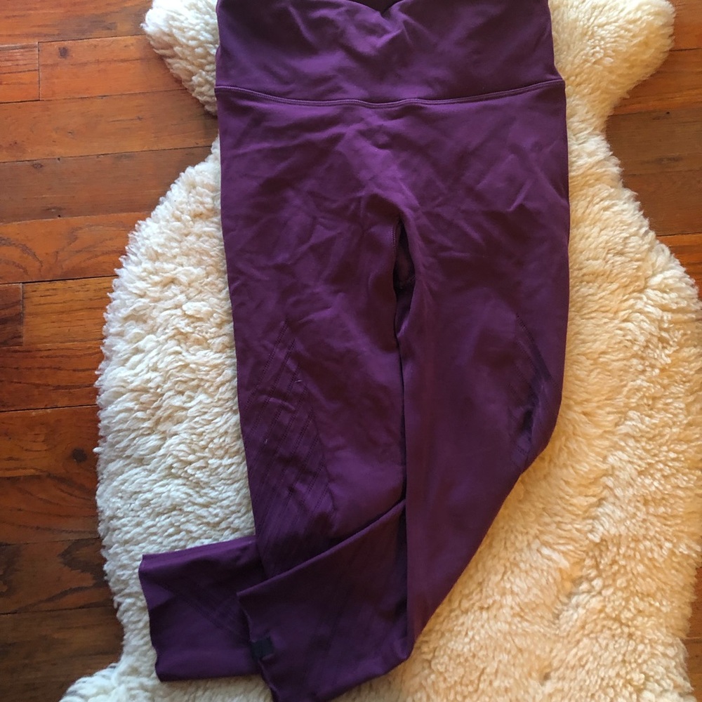 Lululemon Reveal Crop Purple Small